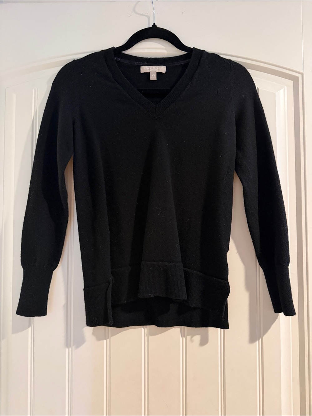 Black V-Neck Women's Merino Wool Sweater - Classic Pullover XS